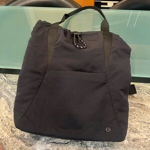 Lululemon convertible bag/backpack